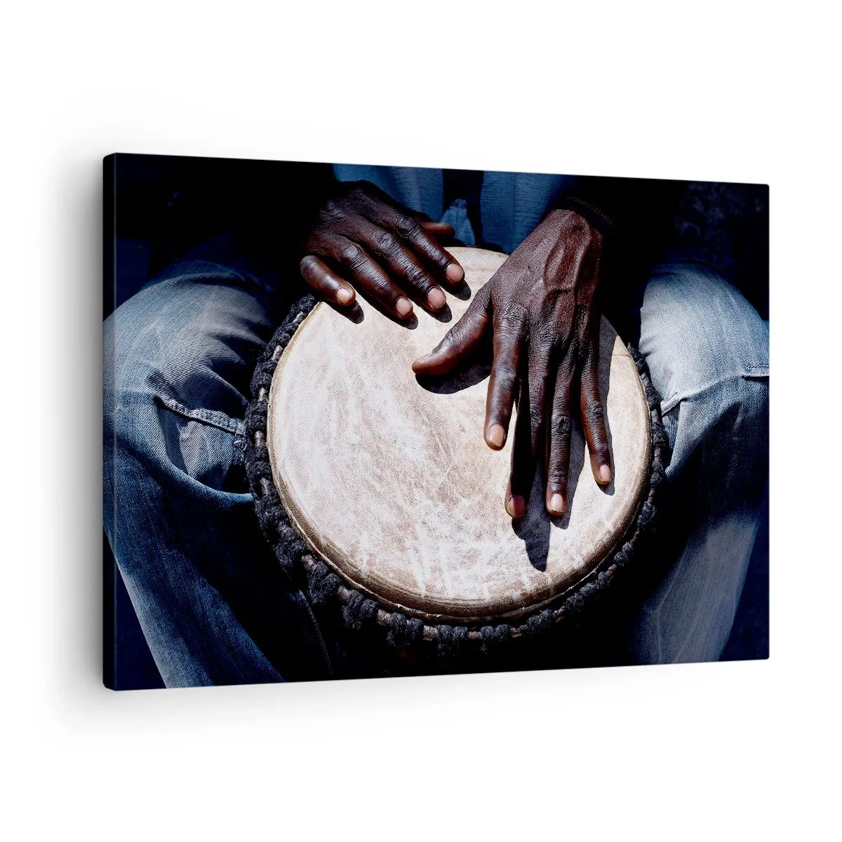 Quadro su tela - Stampe su Tela - Mani che suonano un tamburo djembe in una composizione dinamica - 70x50cm - Vivi al tuo ritmo - Decorazione murale moderna per soggiorno e camera da letto ARTTOR