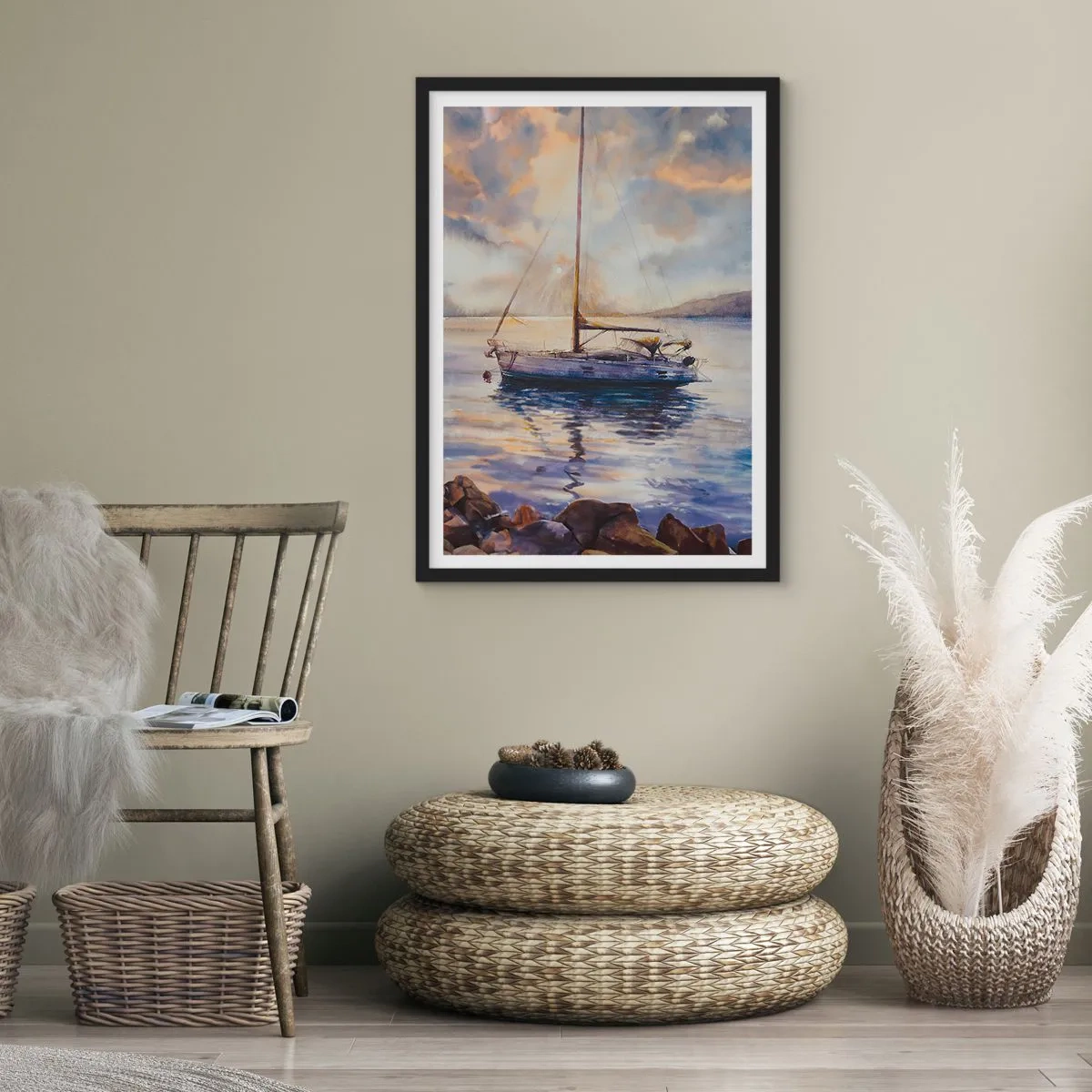 Poster in cornice nera - Una barca a vela su acque calme alla luce del tramonto - 50x70cm - La sera nel golfo - Decorazione murale moderna per soggiorno e camera da letto ARTTOR
