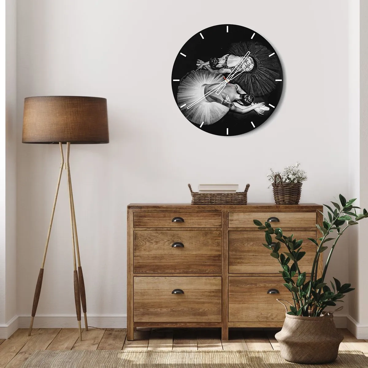 Orologio da parete - Orologio in Vetro - Un astronauta alla deriva nello spazio sopra la Terra - 30x30cm - Yin e yang - equilibrio ideale - Decorazione murale moderna per soggiorno, cucina e camera da letto ARTTOR