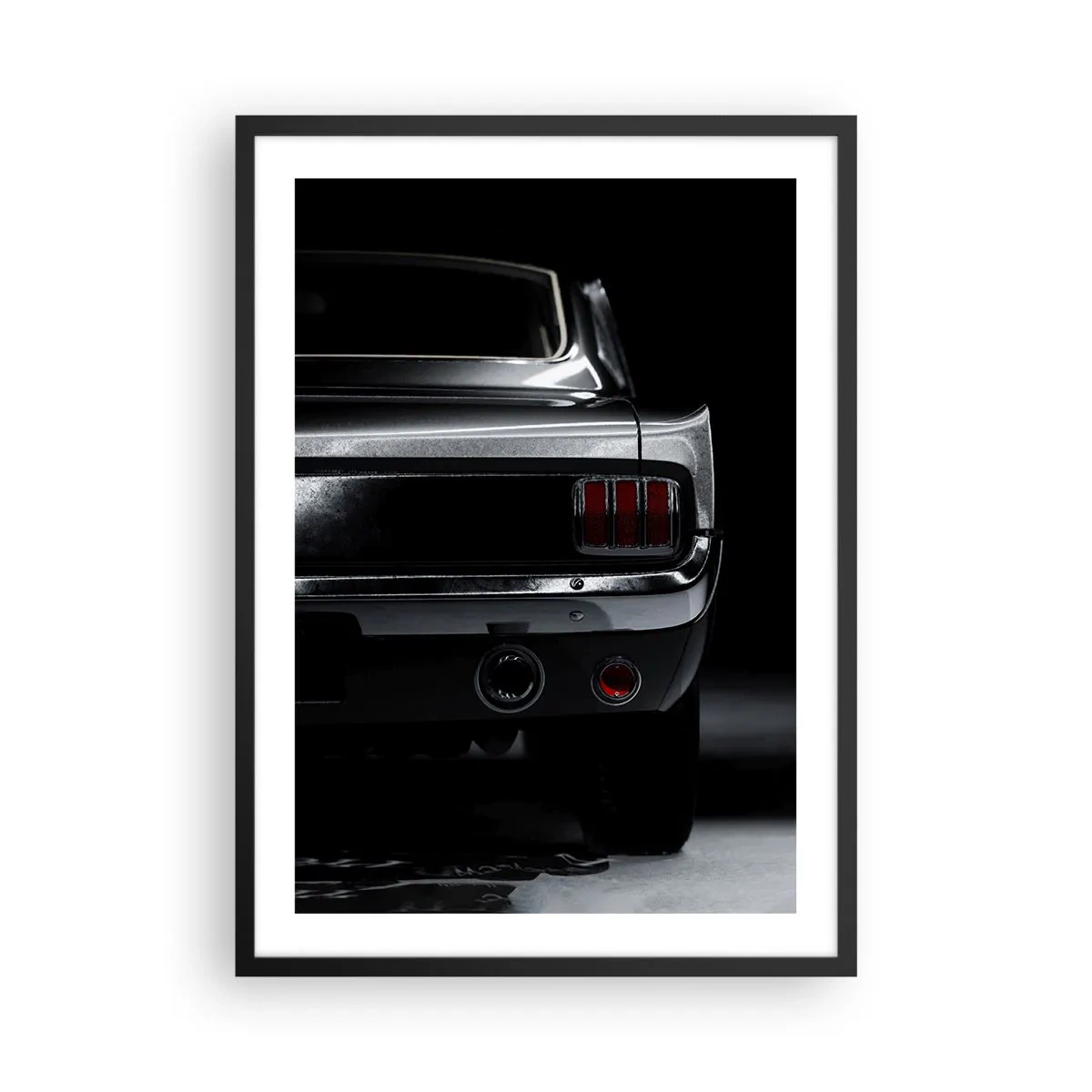 Poster in cornice nera - Un'interpretazione elegante del retro di un'auto classica - 50x70cm - Il fascino del classico - Decorazione murale moderna per soggiorno e camera da letto ARTTOR