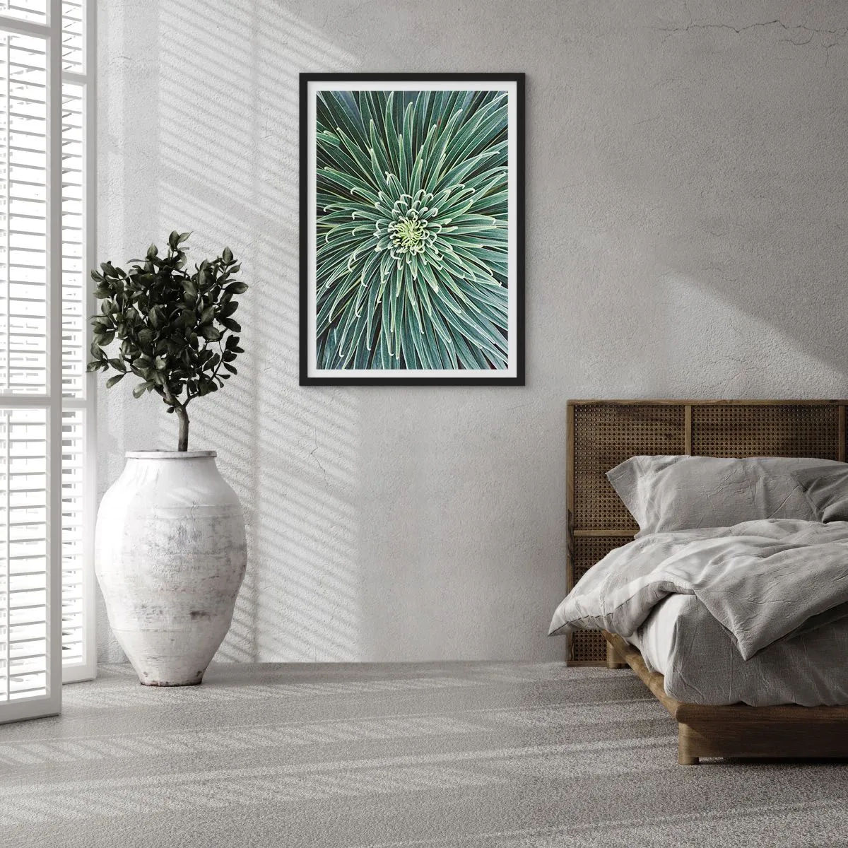 Poster in cornice nera - Primo piano di una pianta verde con foglie simmetriche. - 50x70cm - La nascita delle stelle - Decorazione murale moderna per soggiorno e camera da letto ARTTOR