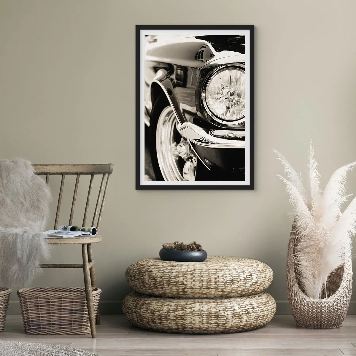 Poster in cornice nera - Primo piano in bianco e nero del faro di un'auto d'epoca. - 50x70cm - Bellezza intramontabile - Decorazione murale moderna per soggiorno e camera da letto ARTTOR