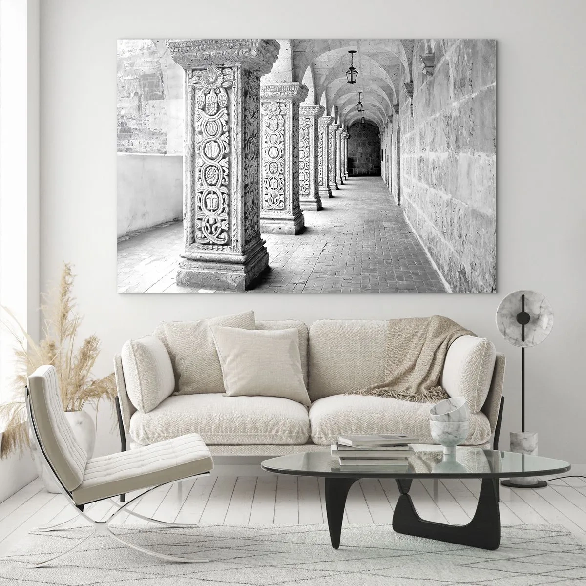 Quadro su vetro - Chiostro storico con colonne scolpite - 70x50cm - Dove porterà? - Decorazione murale moderna per soggiorno e camera da letto ARTTOR