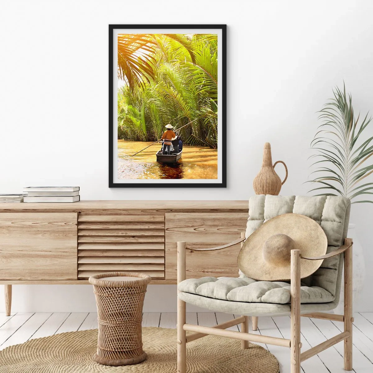 Poster in cornice nera - Una barca tradizionale in una foresta tropicale di palme illuminata dal sole - 50x70cm - Tunnel di palme - Decorazione murale moderna per soggiorno e camera da letto ARTTOR