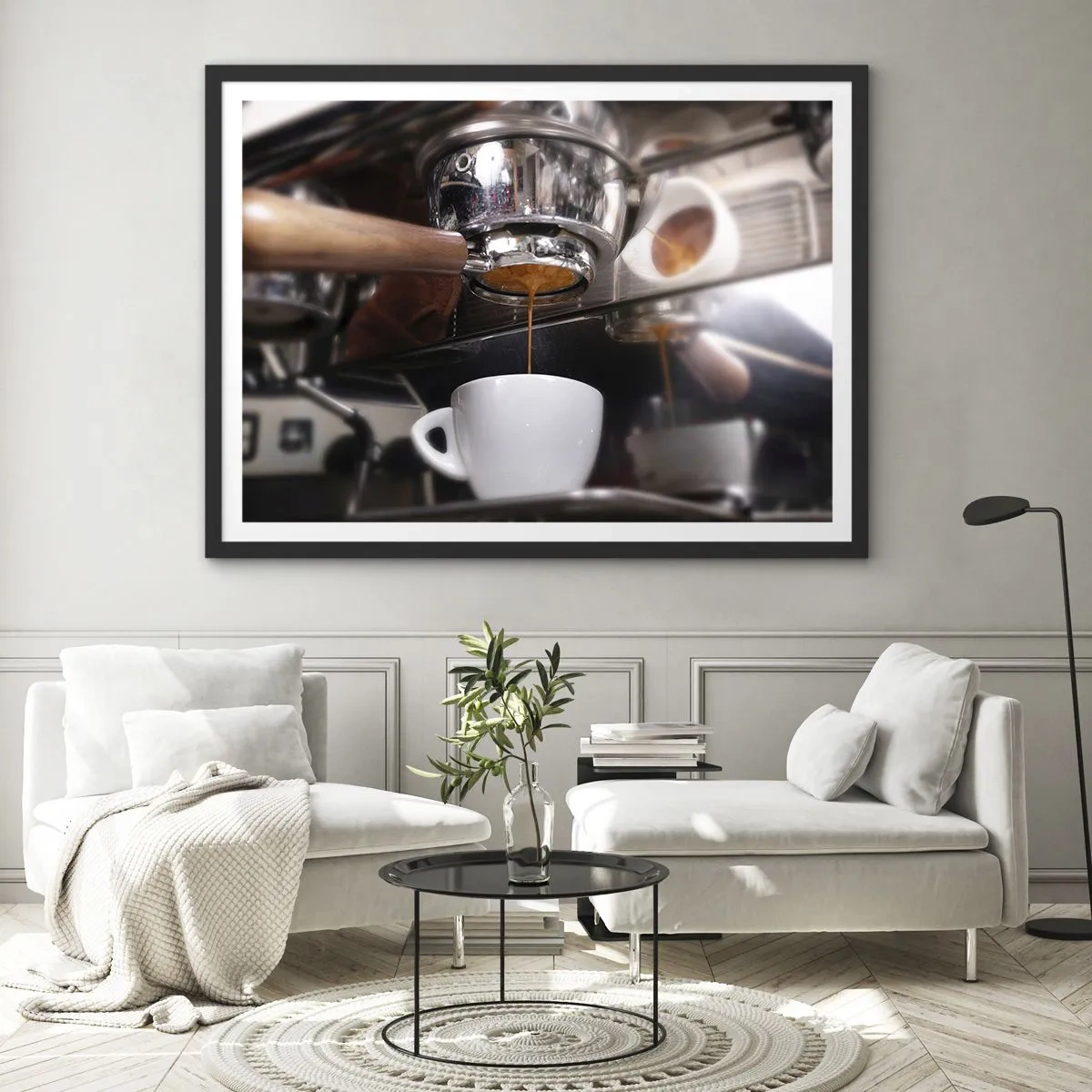 Poster in cornice nera - Primo piano di una macchina da caffè che prepara un espresso fresco - 70x50cm - Il miglior momento della giornata - Decorazione murale moderna per soggiorno e camera da letto ARTTOR