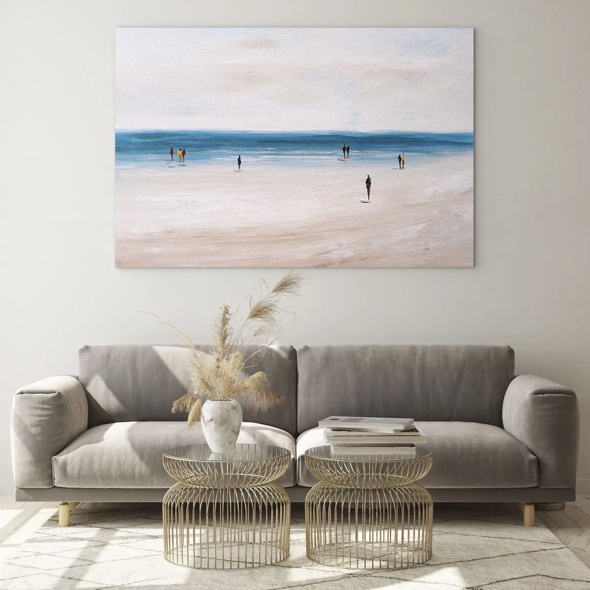 Quadro su vetro - Una spiaggia tranquilla con sagome di persone che camminano lungo la linea del mare - 70x50cm - Un bisogno naturale - Decorazione murale moderna per soggiorno e camera da letto ARTTOR