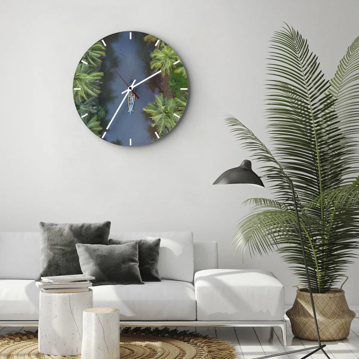 Orologio da parete - Orologio in Vetro - Una barca su un fiume tropicale tra le palme, vista dall'alto. - 30x30cm - Sul percorso tropicale - Decorazione murale moderna per soggiorno, cucina e camera da letto ARTTOR