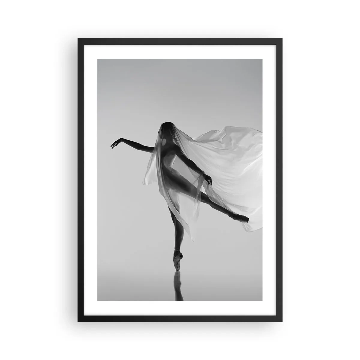 Poster in cornice nera - Una ballerina con un velo arioso in una composizione in bianco e nero - 50x70cm - Leggerezza ed eleganza - Decorazione murale moderna per soggiorno e camera da letto ARTTOR