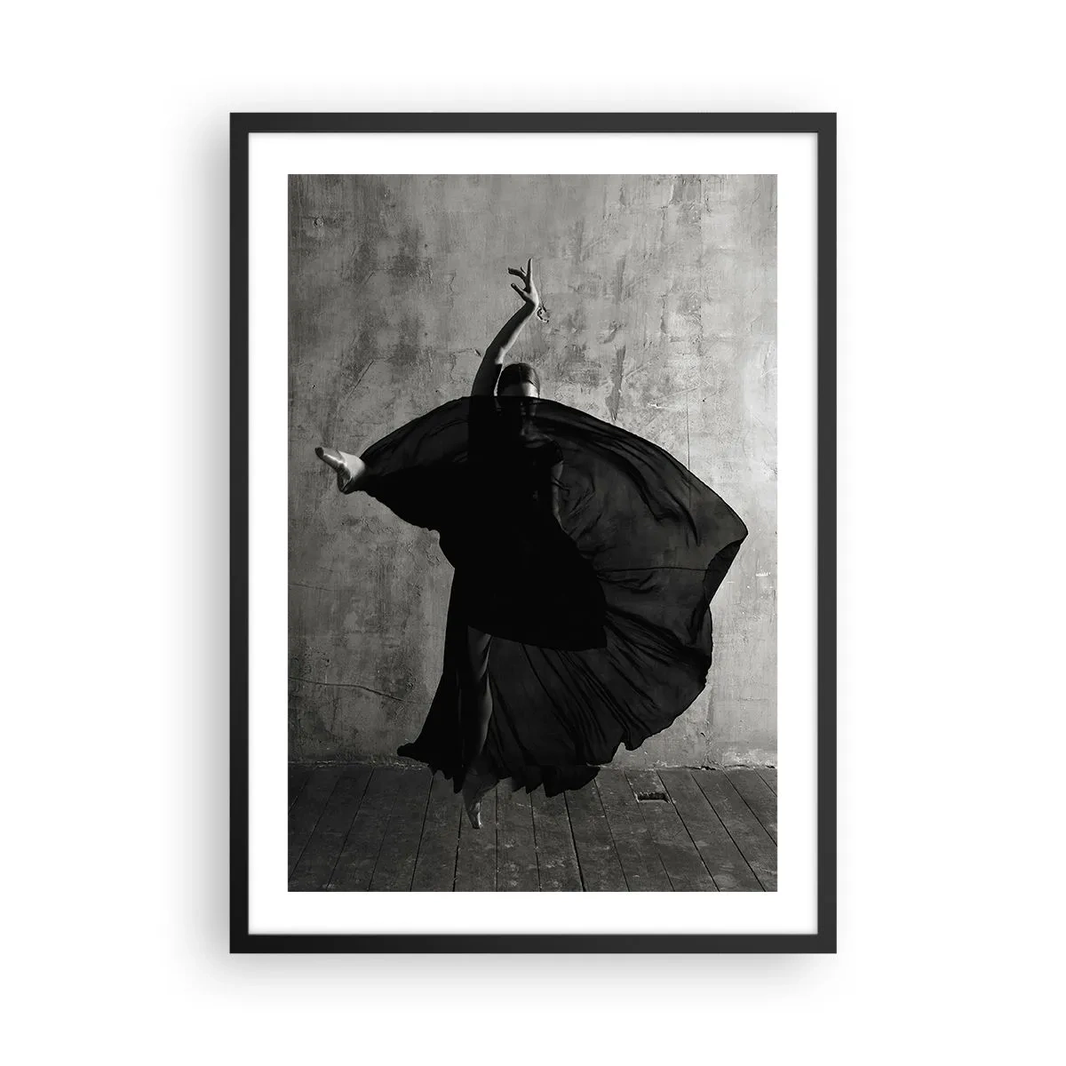 Poster in cornice nera - Uno scatto in bianco e nero di una ballerina in movimento dinamico contro un muro grezzo. - 50x70cm - Fasce piene di passione - Decorazione murale moderna per soggiorno e camera da letto ARTTOR