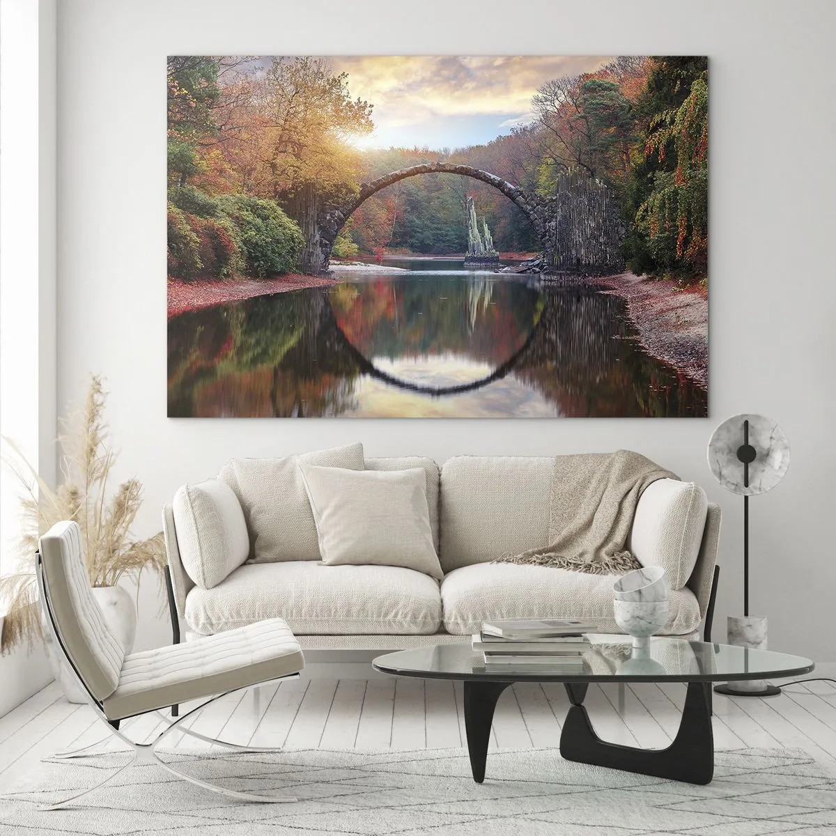 Quadro su vetro - Un ponte di pietra riflesso in un lago in mezzo a una foresta autunnale - 70x50cm - Dall'altro lato dello specchio - Decorazione murale moderna per soggiorno e camera da letto ARTTOR