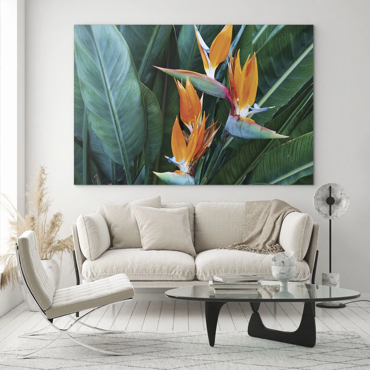Quadro su vetro - Fiori esotici di strelitzia tra grandi foglie verdi - 70x50cm - È un fiore o un uccello? - Decorazione murale moderna per soggiorno e camera da letto ARTTOR