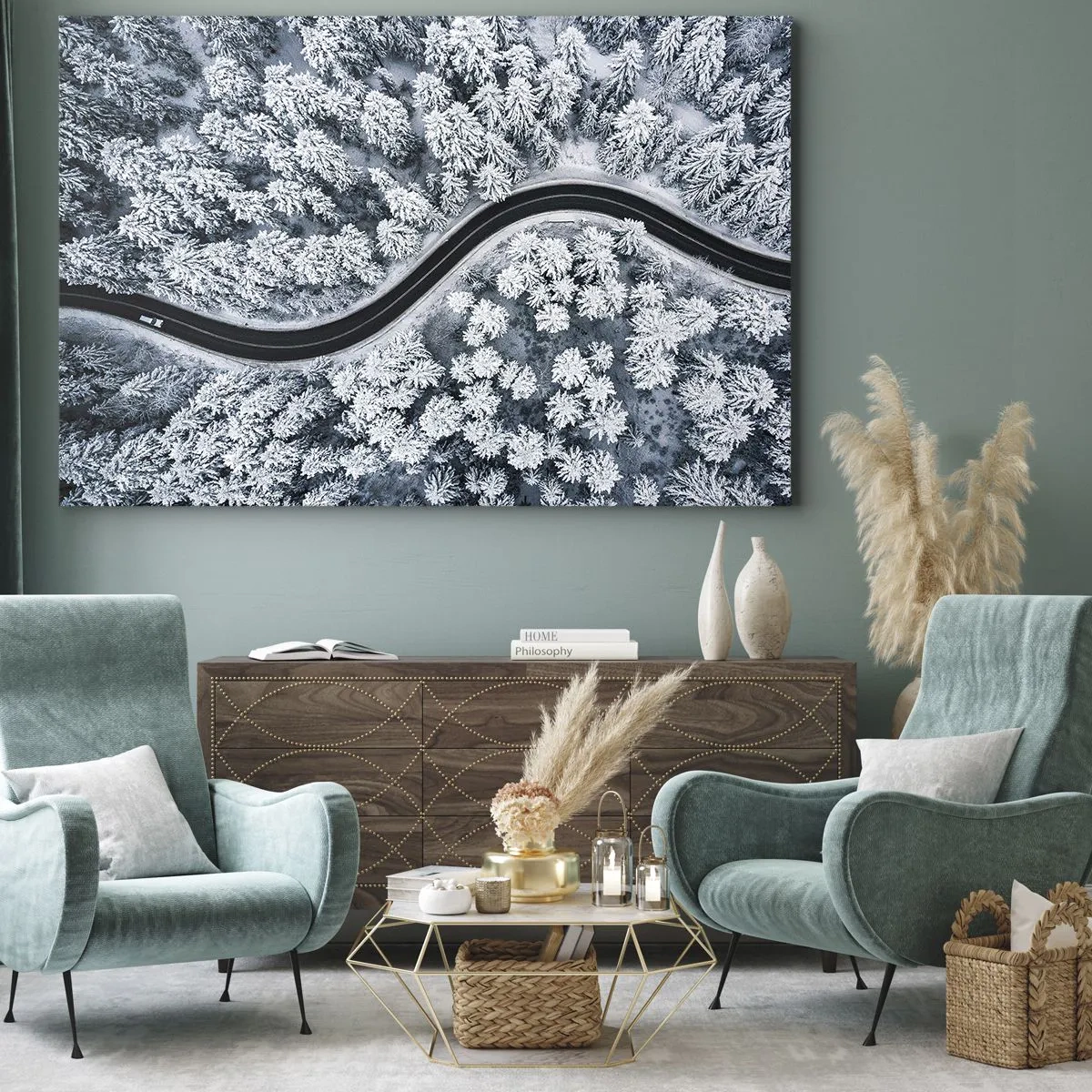 Quadro su tela - Stampe su Tela - Una vista a volo d'uccello di una strada tortuosa in una foresta invernale - 70x50cm - Attraverso il bosco invernale - Decorazione murale moderna per soggiorno e camera da letto ARTTOR
