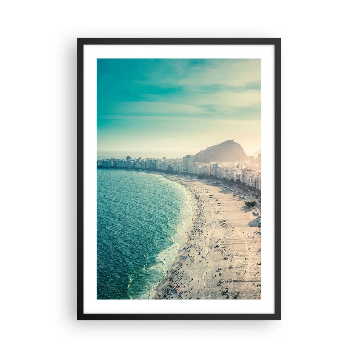 Poster in cornice nera - Vista della spiaggia e della città al tramonto - 50x70cm - Vacanze senza fine a Rio - Decorazione murale moderna per soggiorno e camera da letto ARTTOR