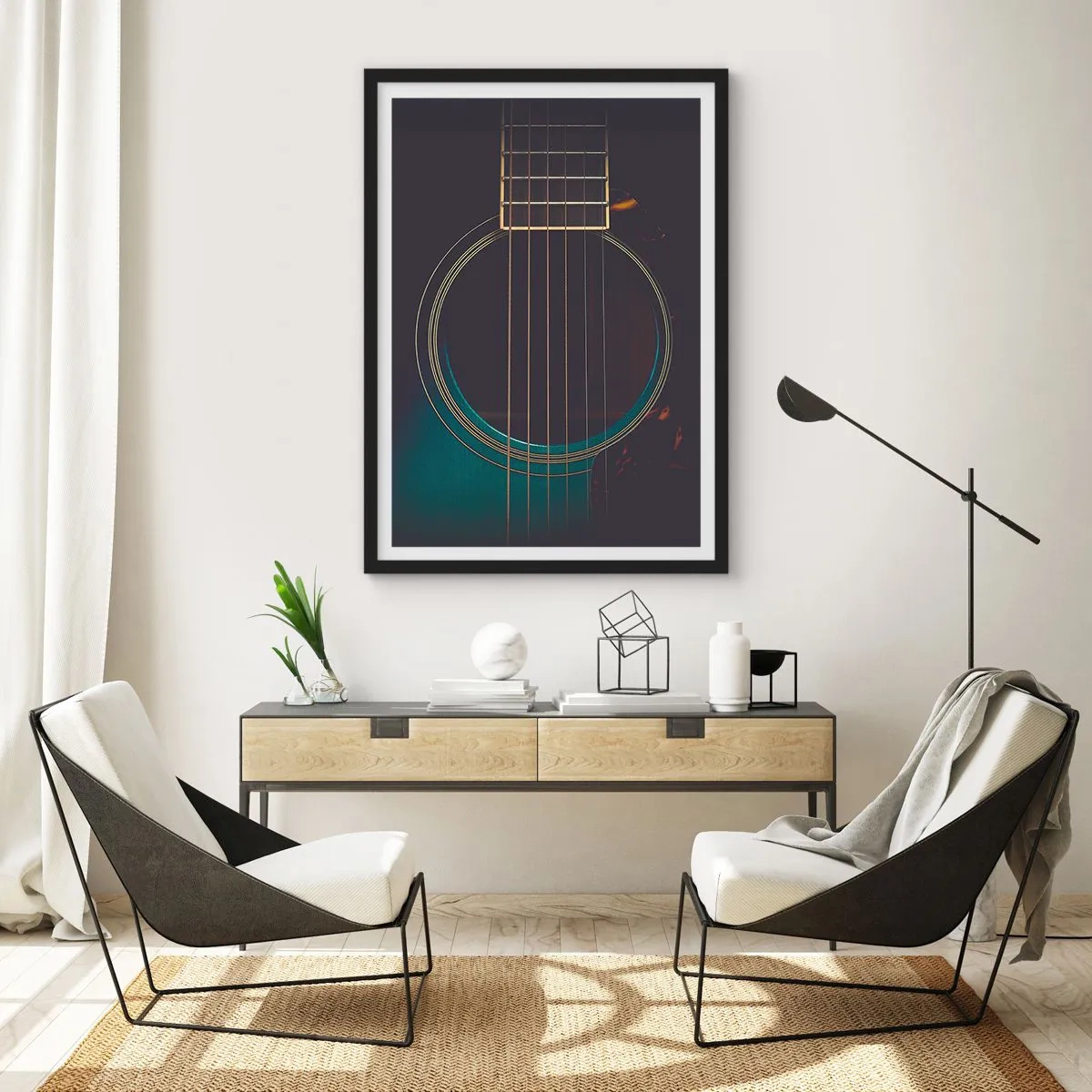Poster in cornice nera - Un primo piano artistico della tavola armonica di una chitarra acustica. - 50x70cm - L'attimo prima del suono - Decorazione murale moderna per soggiorno e camera da letto ARTTOR