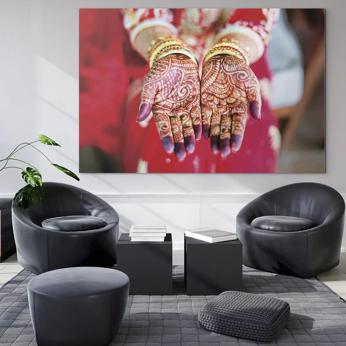 Quadro su vetro - Mani dipinte all'henné in abiti tradizionali su sfondo rosso - 70x50cm - Pronta ad afferrare la fortuna - Decorazione murale moderna per soggiorno e camera da letto ARTTOR