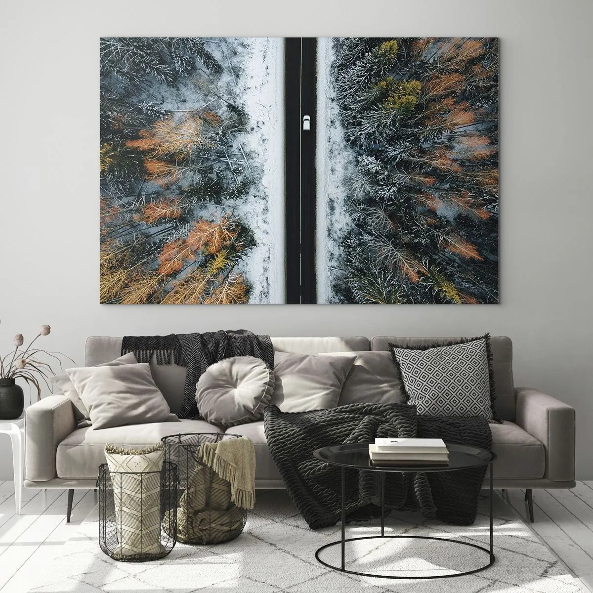 Quadro su vetro - Una strada invernale attraverso una foresta innevata con alberi colorati - 70x50cm - Tagliando la foresta invernale - Decorazione murale moderna per soggiorno e camera da letto ARTTOR