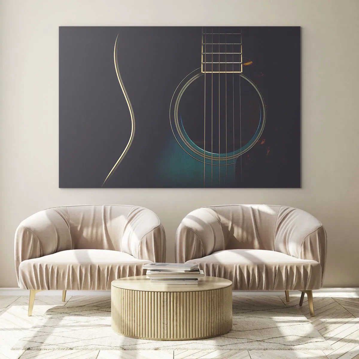 Quadro su vetro - Primo piano di una chitarra acustica nera con dettaglio delle corde - 70x50cm - L'attimo prima del suono - Decorazione murale moderna per soggiorno e camera da letto ARTTOR