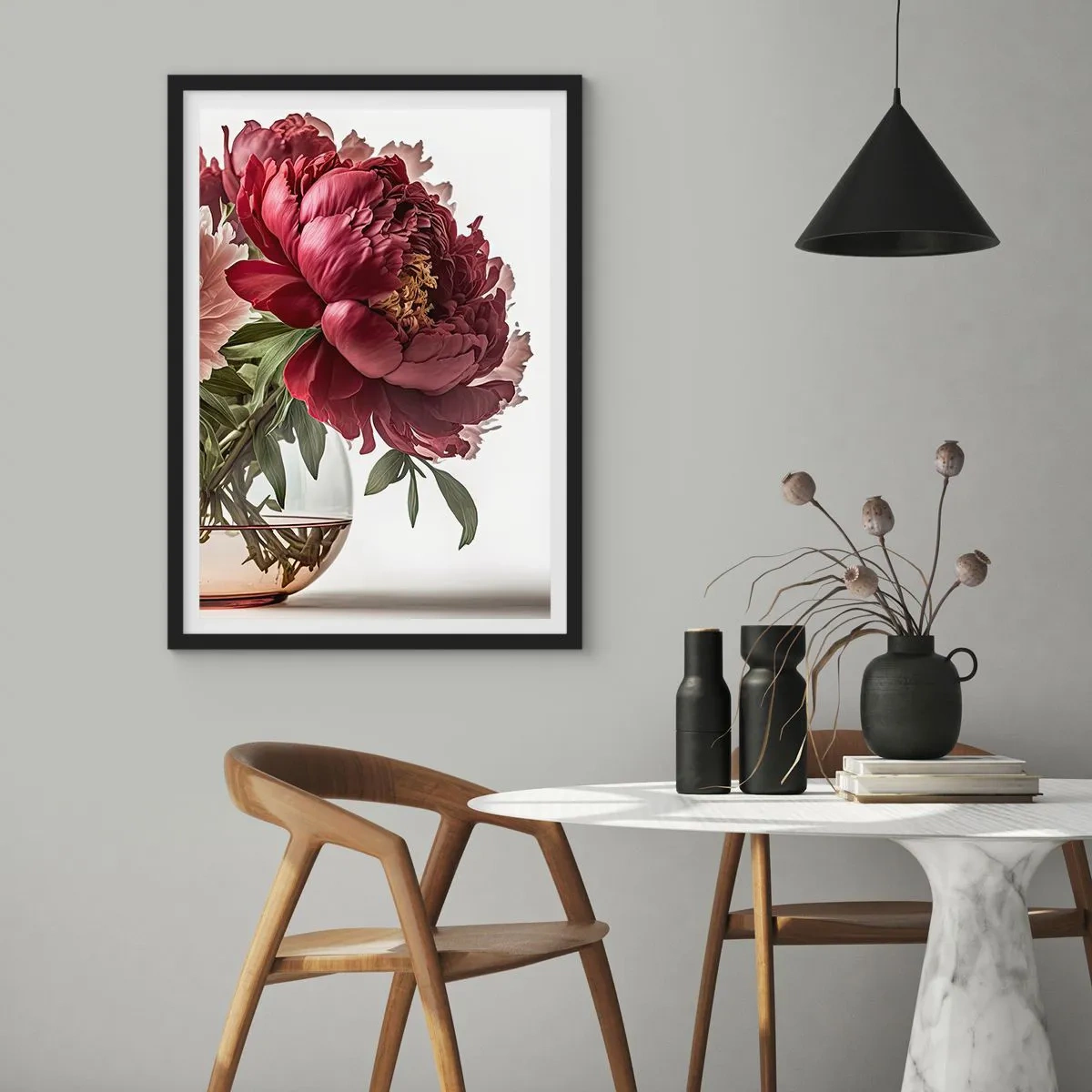 Poster in cornice nera - Peonie rosse in un vaso di vetro su uno sfondo bianco - 50x70cm - Bellezza in piena fioritura - Decorazione murale moderna per soggiorno e camera da letto ARTTOR