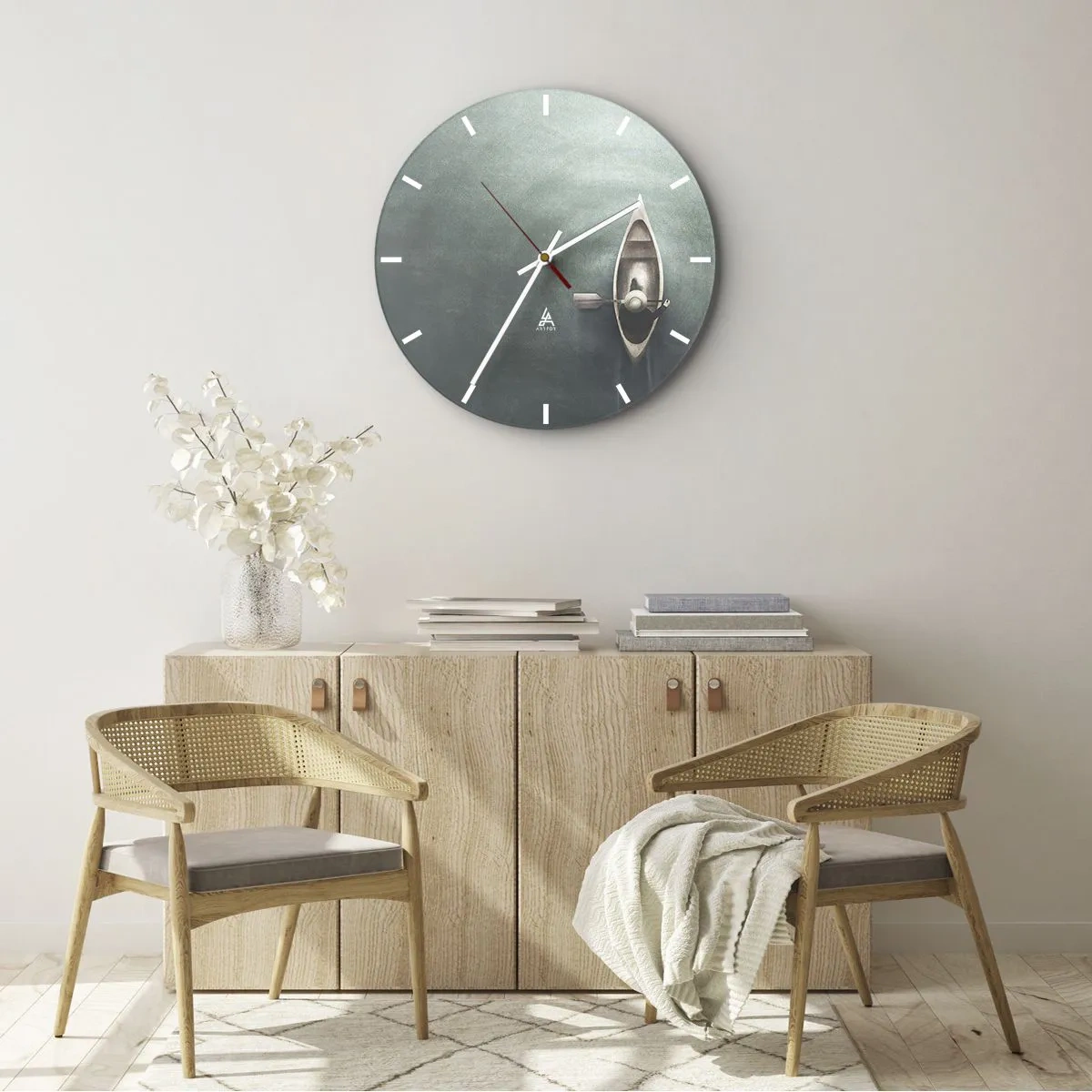 Orologio da parete - Orologio in Vetro - Una barca su una superficie d'acqua calma vista da una prospettiva a volo d'uccello - 30x30cm - Nel lago al chiaro di luna - Decorazione murale moderna per soggiorno, cucina e camera da letto ARTTOR
