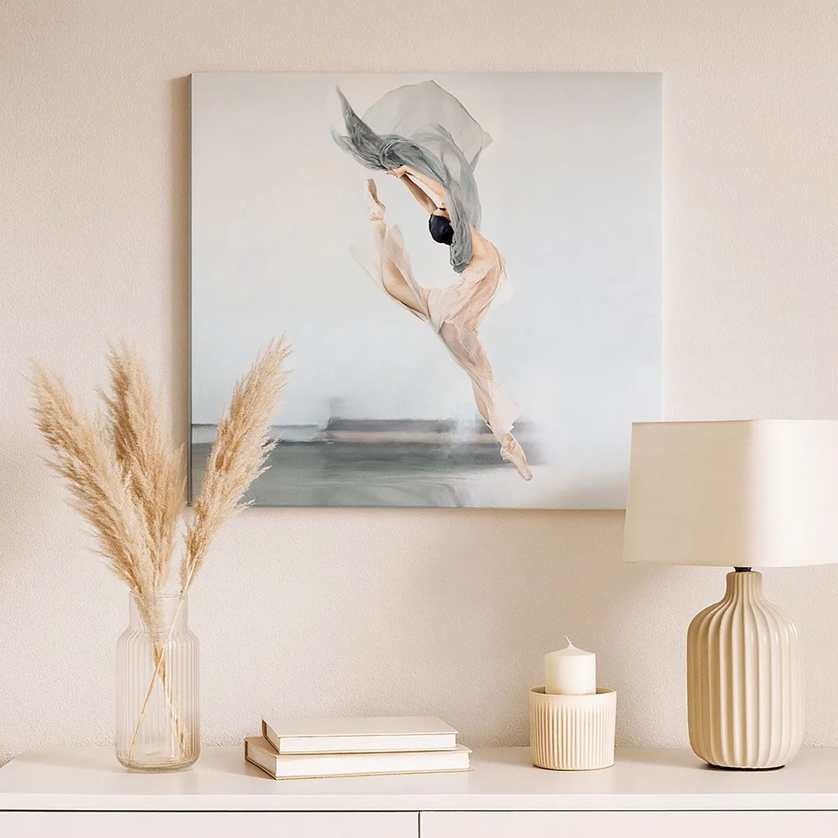 Quadro su tela - Stampe su Tela - Una ballerina in movimento dinamico su uno sfondo chiaro - 70x50cm - Nell'estasi della danza - Decorazione murale moderna per soggiorno e camera da letto ARTTOR
