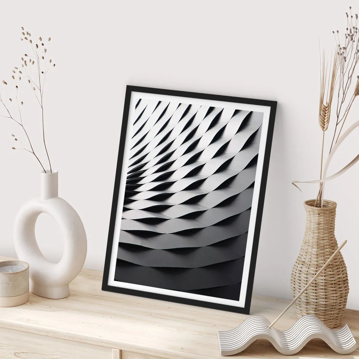 Poster in cornice nera - Fotografia astratta di una struttura con un motivo in bianco e nero - 50x70cm - Sulla cresta dell'onda - Decorazione murale moderna per soggiorno e camera da letto ARTTOR