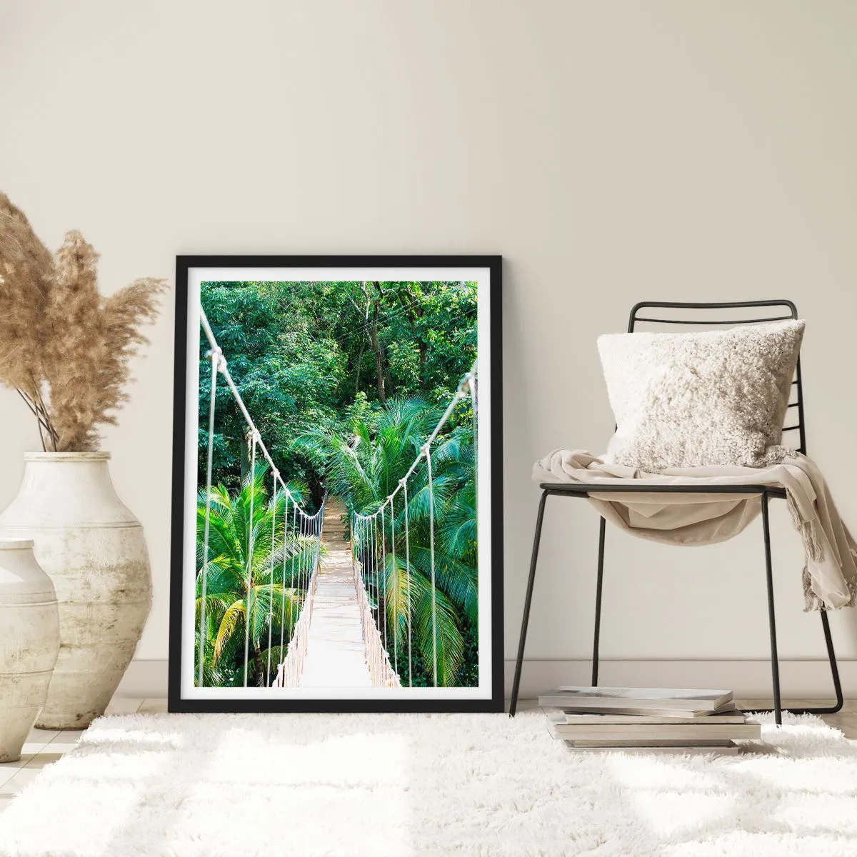 Poster in cornice nera - Un ponte sospeso in una foresta pluviale tropicale - 50x70cm - Welcome to the jungle! - Decorazione murale moderna per soggiorno e camera da letto ARTTOR