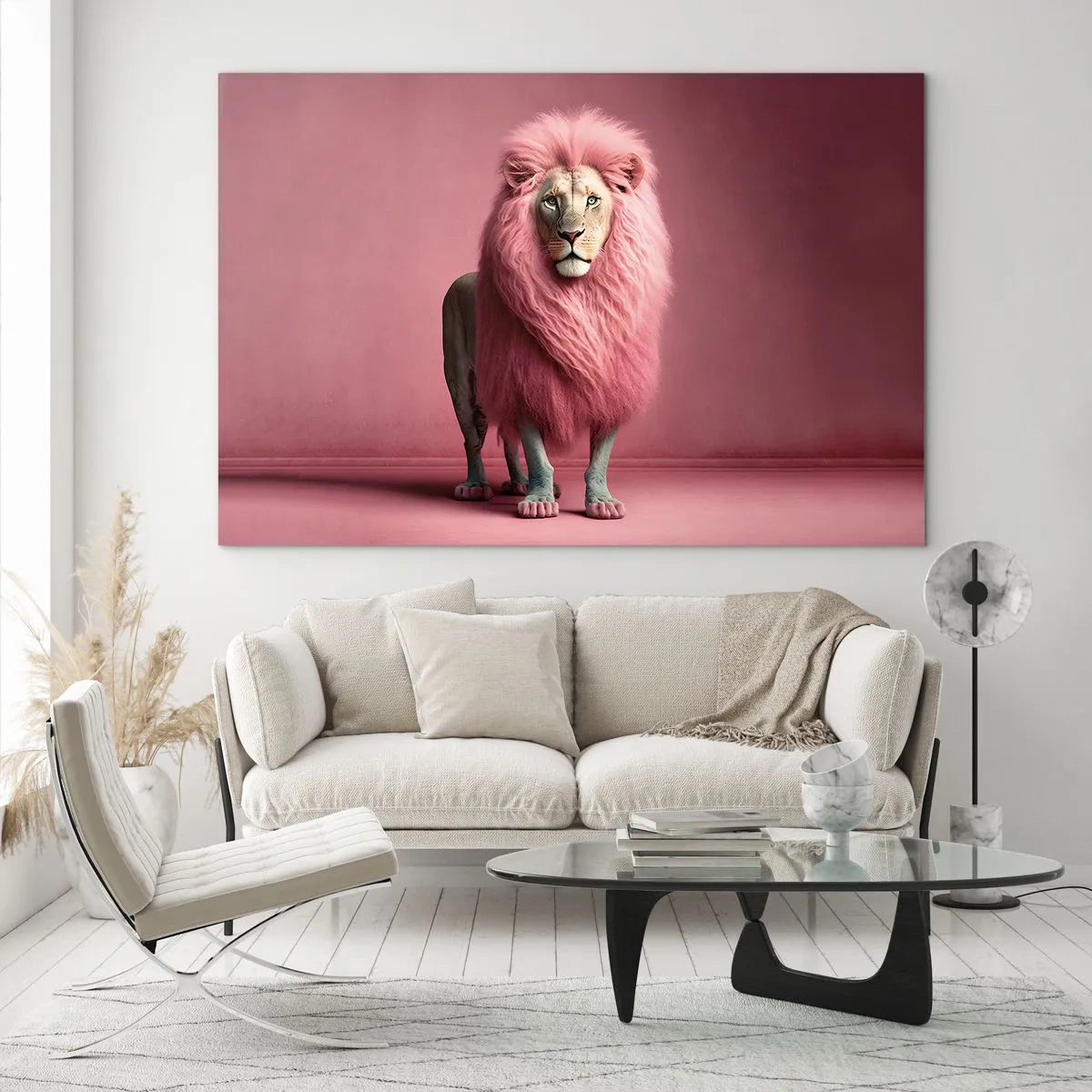 Quadro su vetro - Un leone con la criniera rosa contro una parete pastello - 70x50cm - E non mette più paura - Decorazione murale moderna per soggiorno e camera da letto ARTTOR