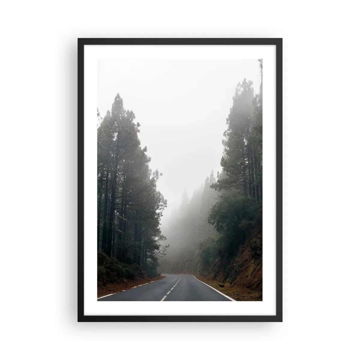 Poster in cornice nera - Una strada tortuosa tra gli alberi avvolti nella nebbia - 50x70cm - Il racconto della foresta magica - Decorazione murale moderna per soggiorno e camera da letto ARTTOR